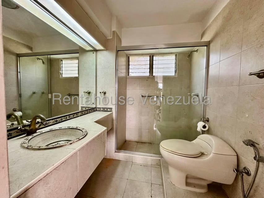 Apartamento (1 Nivel) en Venta en Las Esmeraldas, Distrito Metropolitano - 5