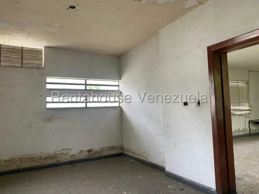 Comercial (Local Comercial) en Venta en El Viñedo, Carabobo - 31
