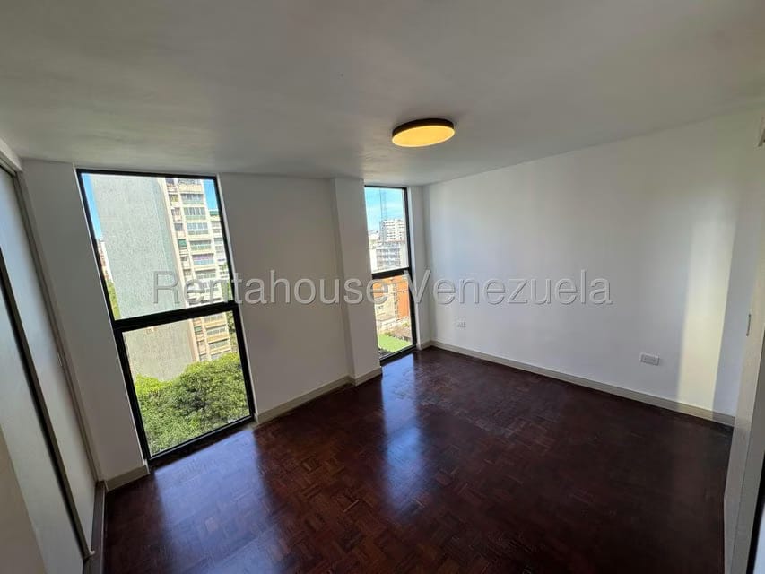 Apartamento (1 Nivel) en Venta en Los Palos Grandes, Distrito Metropolitano - 11