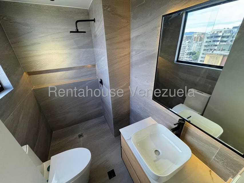 Apartamento (1 Nivel) en Venta en Los Palos Grandes, Distrito Metropolitano - 13