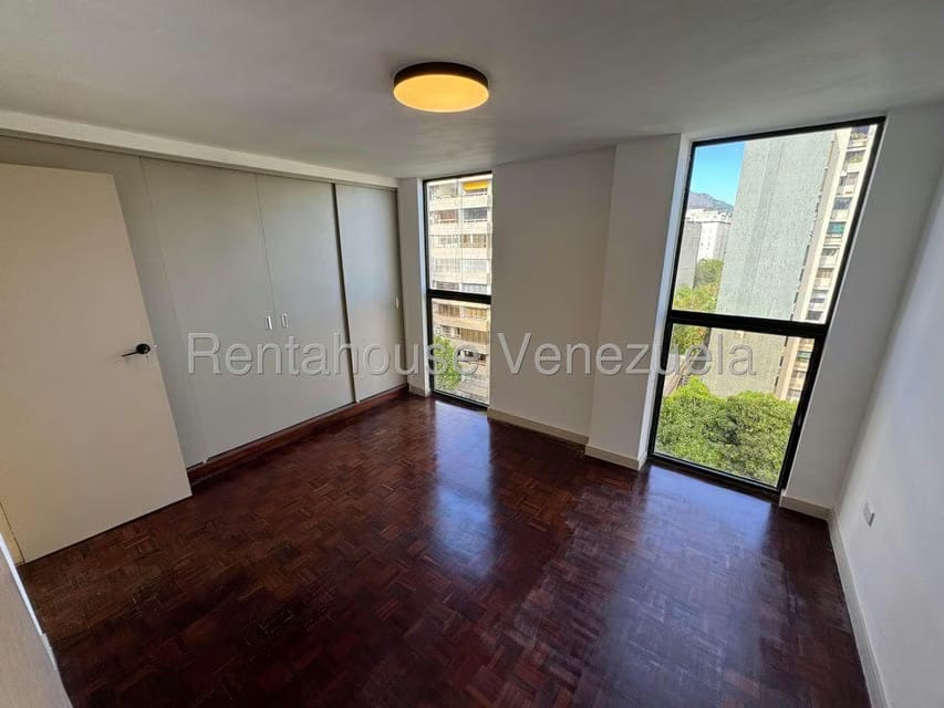Apartamento (1 Nivel) en Venta en Los Palos Grandes, Distrito Metropolitano - 14