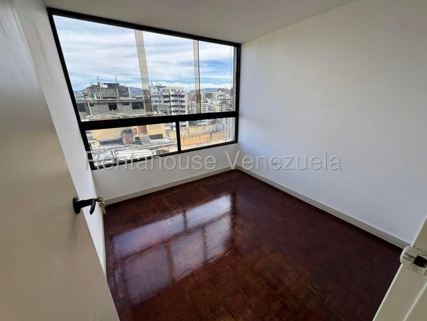 Apartamento (1 Nivel) en Venta en Los Palos Grandes, Distrito Metropolitano - 17