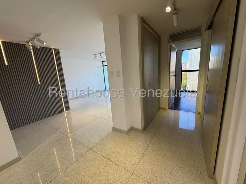 Apartamento (1 Nivel) en Venta en Los Palos Grandes, Distrito Metropolitano - 20
