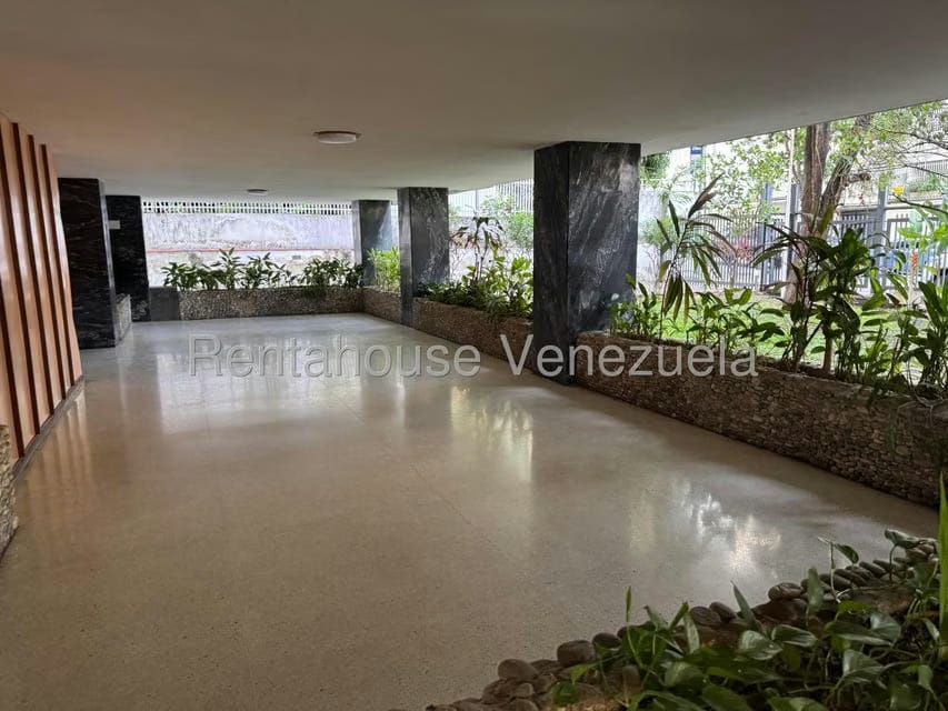 Apartamento (1 Nivel) en Venta en Los Palos Grandes, Distrito Metropolitano - 3