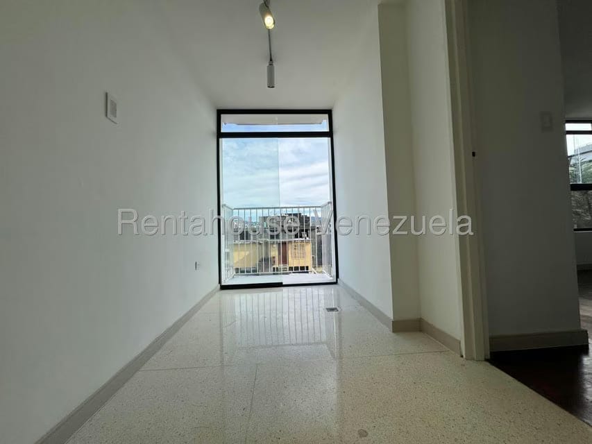 Apartamento (1 Nivel) en Venta en Los Palos Grandes, Distrito Metropolitano - 21