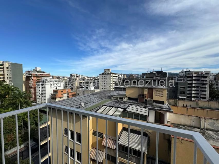 Apartamento (1 Nivel) en Venta en Los Palos Grandes, Distrito Metropolitano - 26
