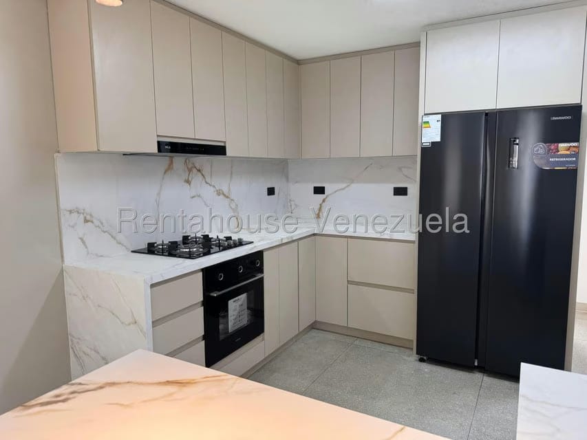Apartamento (1 Nivel) en Venta en Los Palos Grandes, Distrito Metropolitano - 28