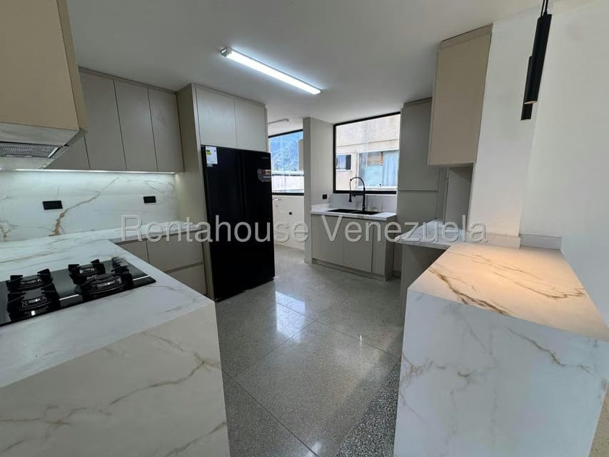 Apartamento (1 Nivel) en Venta en Los Palos Grandes, Distrito Metropolitano - 29