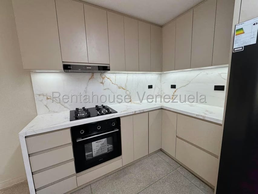 Apartamento (1 Nivel) en Venta en Los Palos Grandes, Distrito Metropolitano - 34