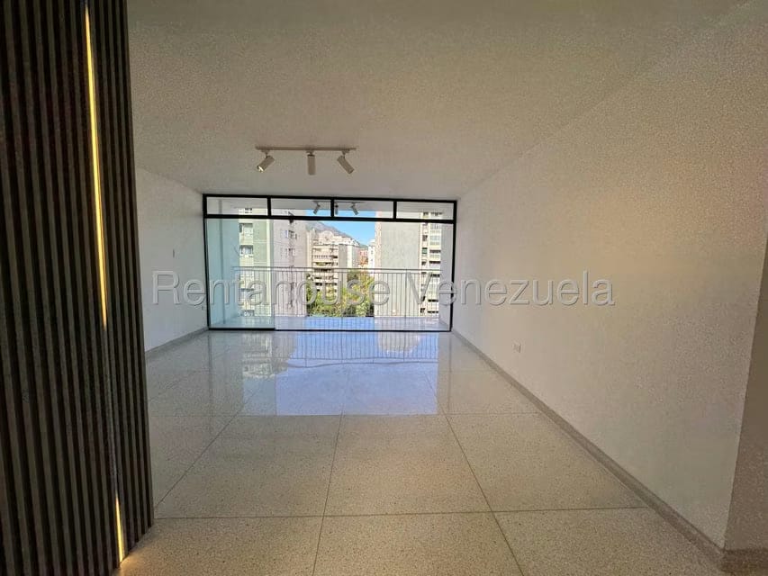 Apartamento (1 Nivel) en Venta en Los Palos Grandes, Distrito Metropolitano - 5