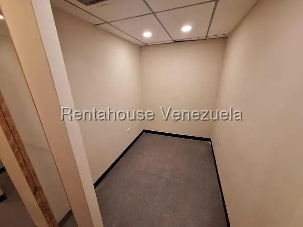Comercial (Local Comercial) en Venta en Chuao, Distrito Metropolitano - 16