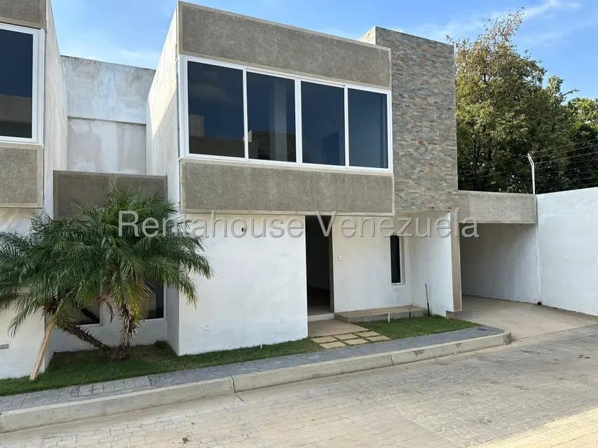 Casa (Duplex) en Venta en Sector San Bosco, Falcon - 3