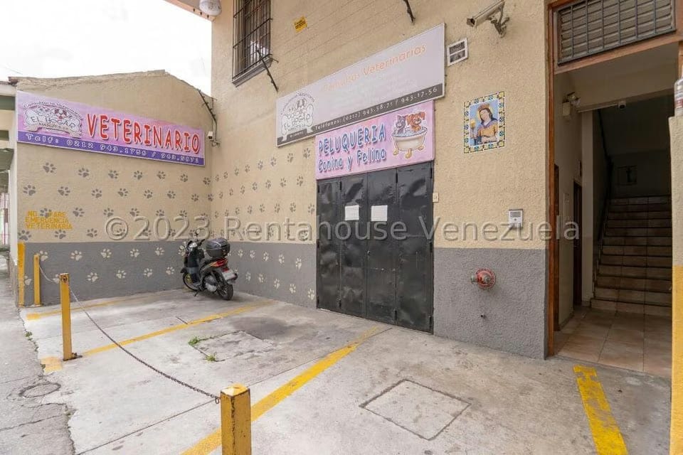 Comercial (Edificio) en Venta en Baruta, Distrito Metropolitano - 2