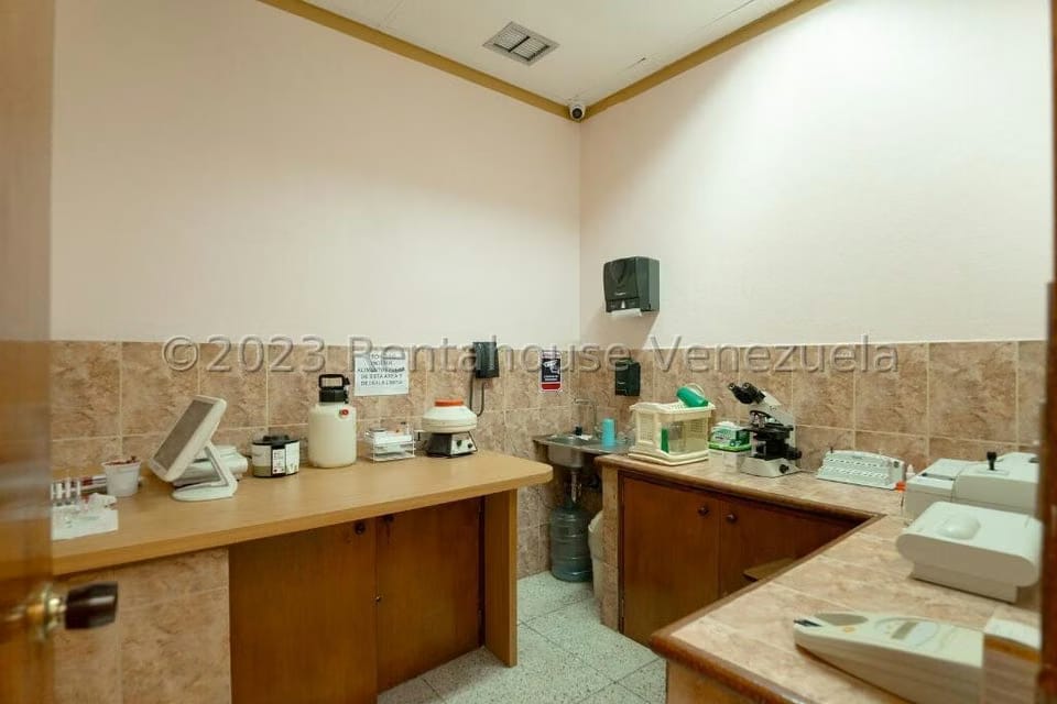 Comercial (Edificio) en Venta en Baruta, Distrito Metropolitano - 11