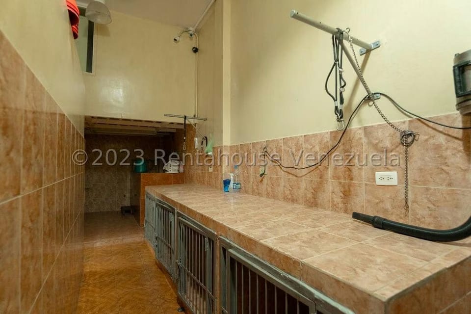 Comercial (Edificio) en Venta en Baruta, Distrito Metropolitano - 12