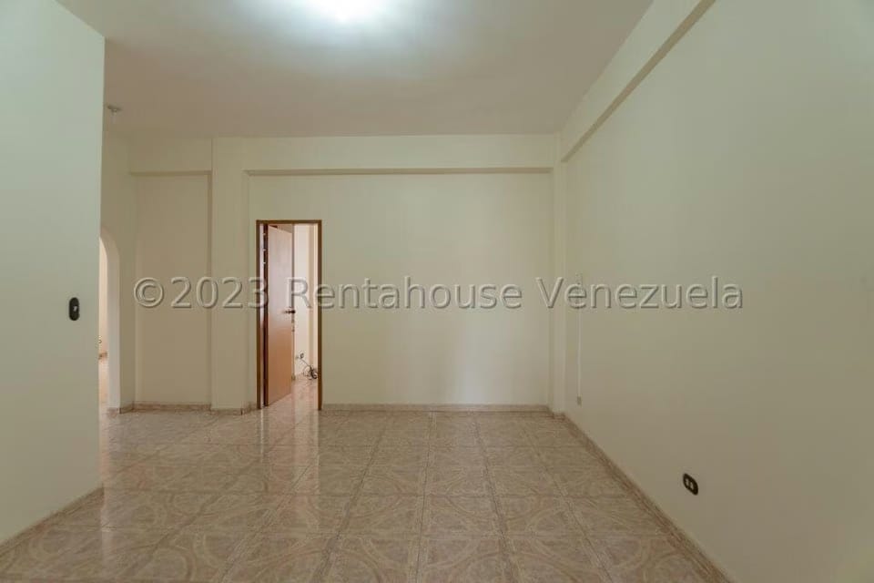 Comercial (Edificio) en Venta en Baruta, Distrito Metropolitano - 16