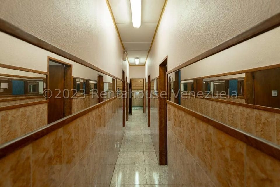 Comercial (Edificio) en Venta en Baruta, Distrito Metropolitano - 7