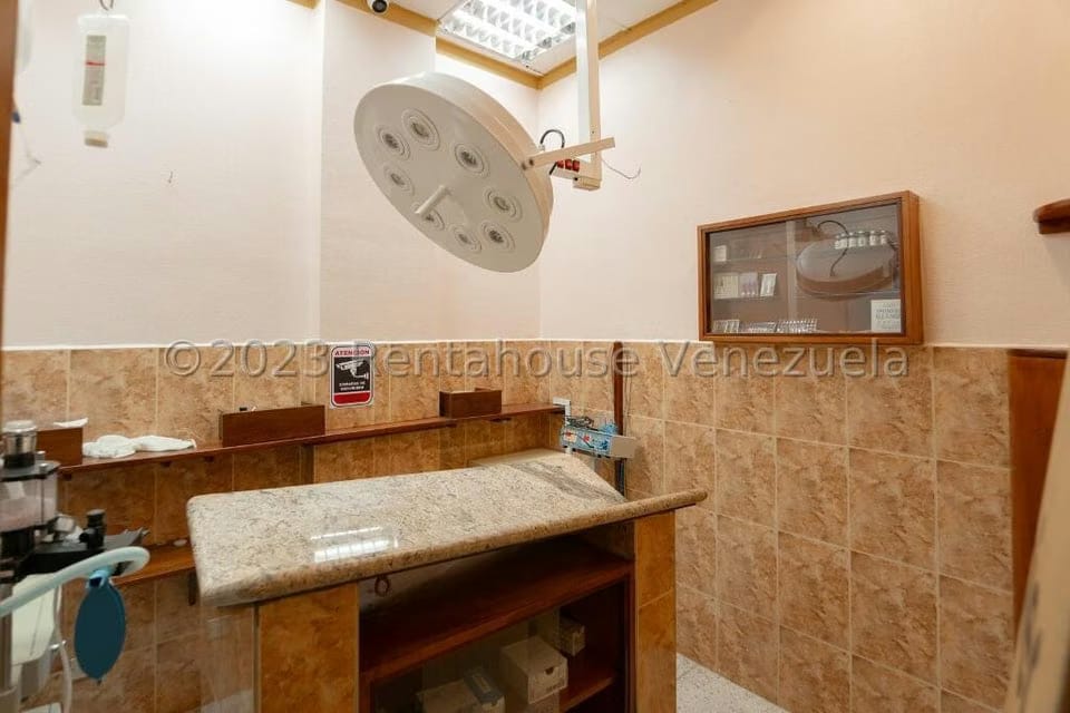 Comercial (Edificio) en Venta en Baruta, Distrito Metropolitano - 10