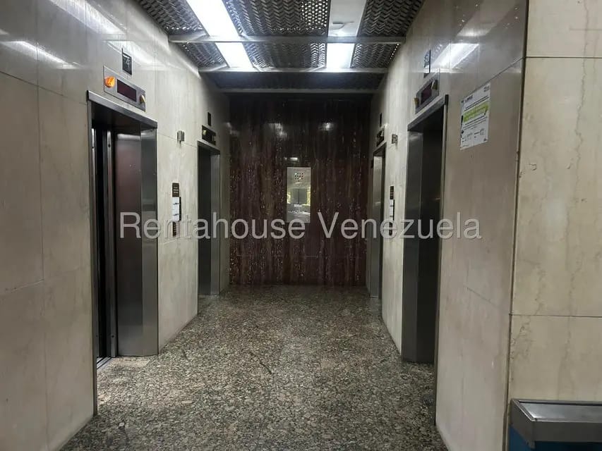 Comercial (Oficina) en Alquiler en Parroquia Catedral, Distrito Metropolitano - 2