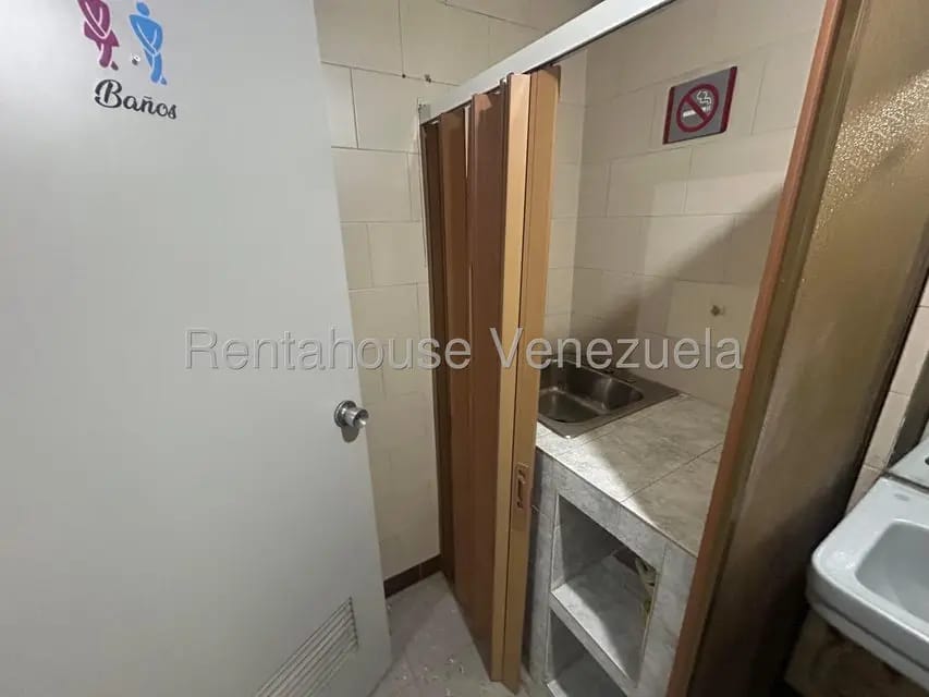 Comercial (Oficina) en Alquiler en Parroquia Catedral, Distrito Metropolitano - 12