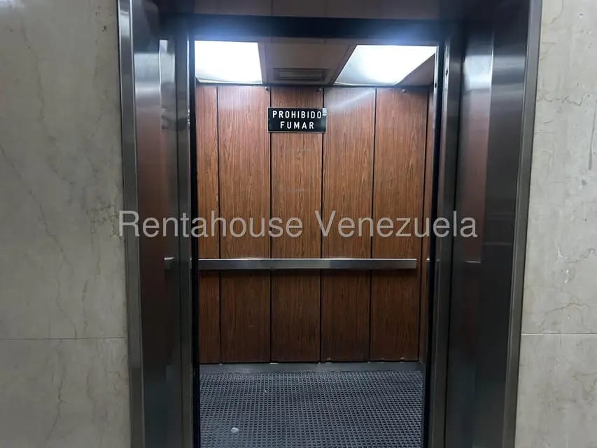 Comercial (Oficina) en Alquiler en Parroquia Catedral, Distrito Metropolitano - 15