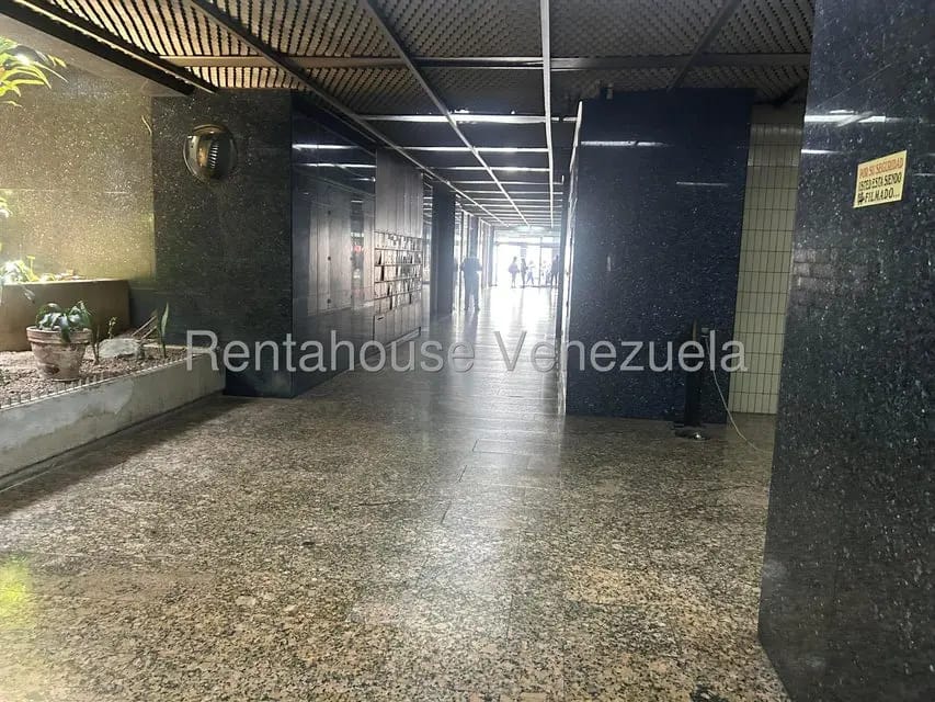 Comercial (Oficina) en Alquiler en Parroquia Catedral, Distrito Metropolitano - 16