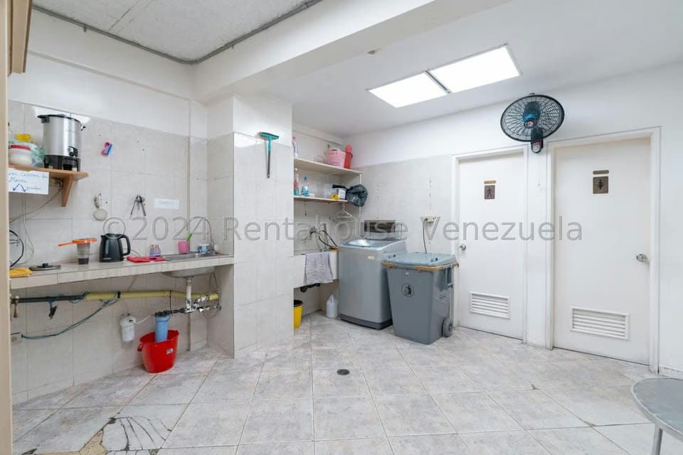 Comercial (Edificio) en Venta en Santa Monica, Distrito Metropolitano - 19