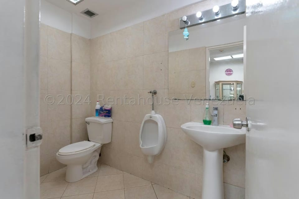 Comercial (Edificio) en Venta en Santa Monica, Distrito Metropolitano - 20