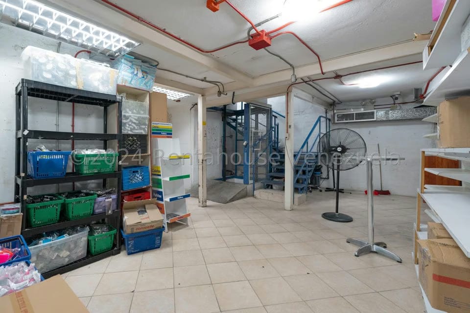 Comercial (Edificio) en Venta en Santa Monica, Distrito Metropolitano - 23