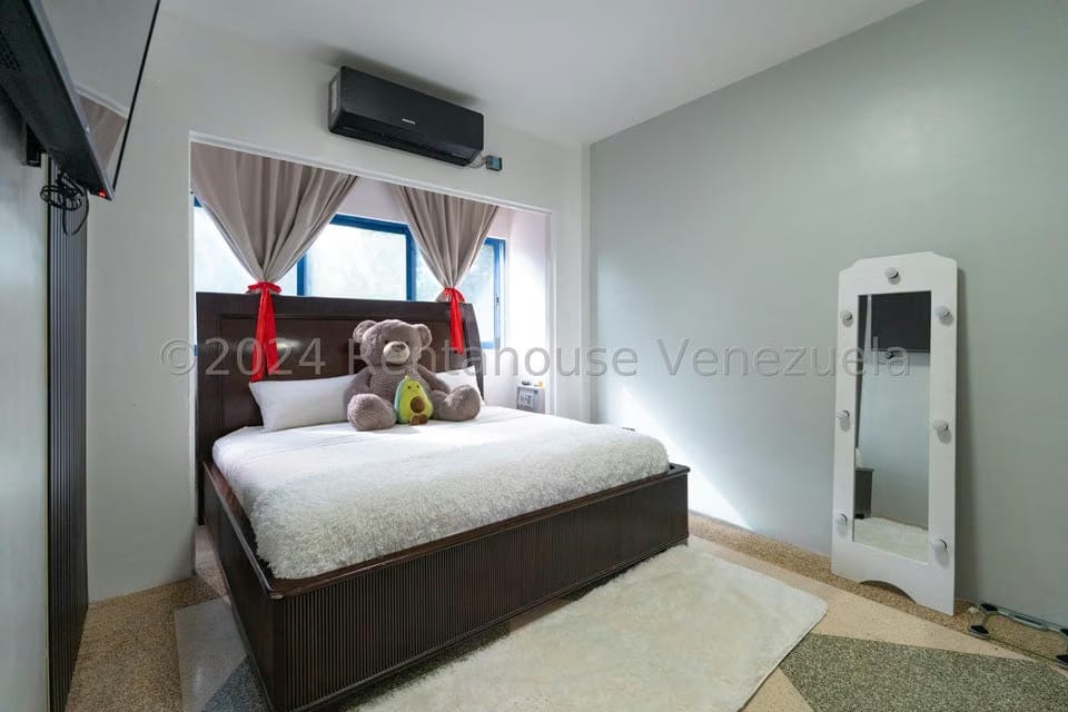 Comercial (Edificio) en Venta en Santa Monica, Distrito Metropolitano - 37