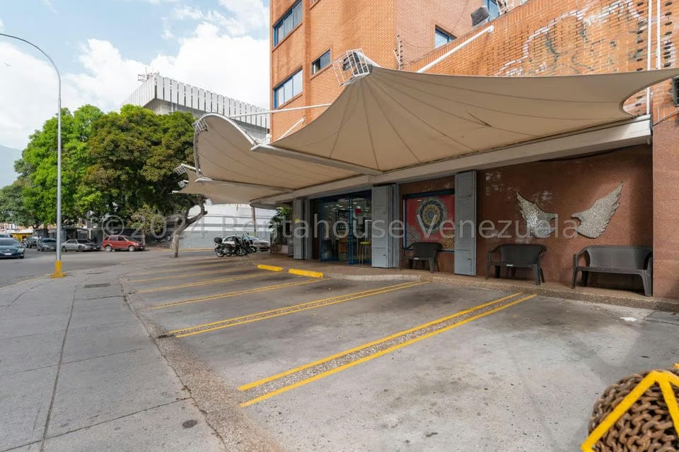 Comercial (Edificio) en Venta en Santa Monica, Distrito Metropolitano - 51