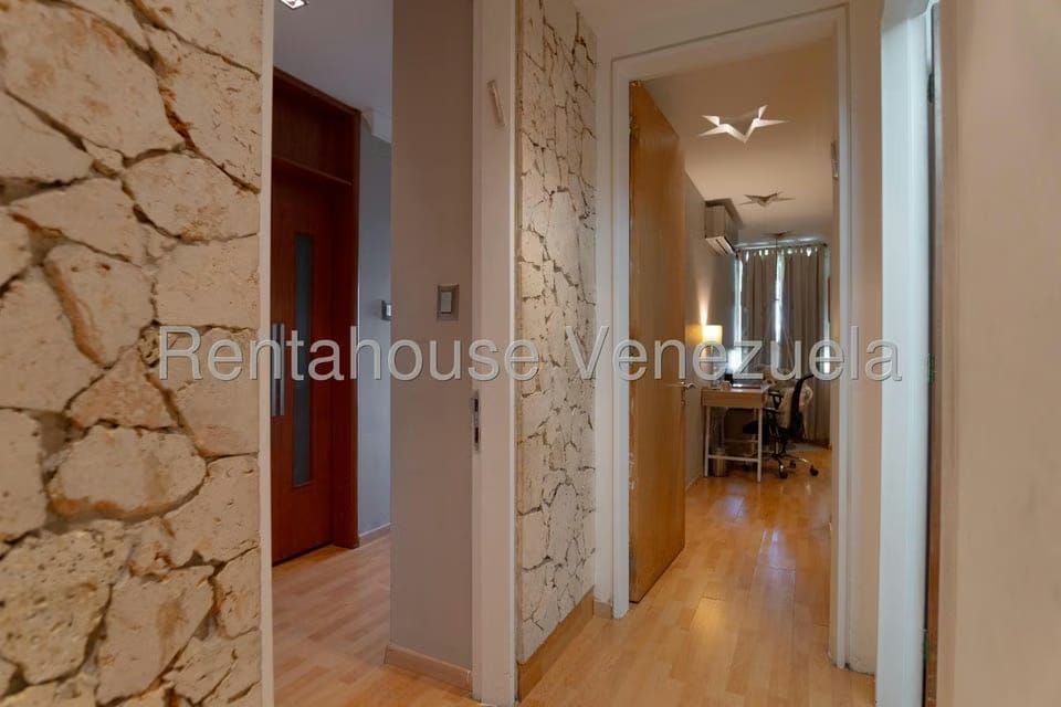 Apartamento (1 Nivel) en Venta en Solar del Hatillo, Distrito Metropolitano - 24
