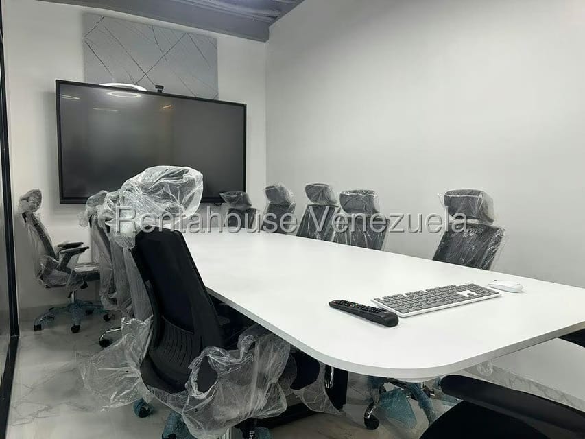 Comercial (Edificio) en Alquiler en Chuao, Distrito Metropolitano - 11