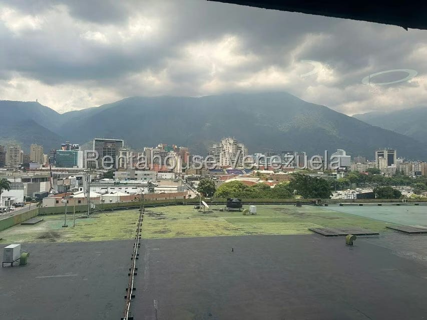 Comercial (Edificio) en Alquiler en Chuao, Distrito Metropolitano - 15