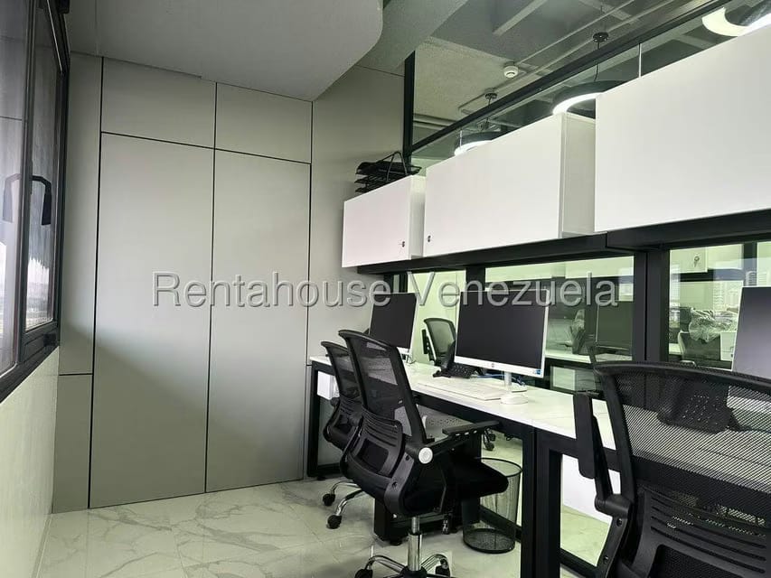 Comercial (Edificio) en Alquiler en Chuao, Distrito Metropolitano - 16