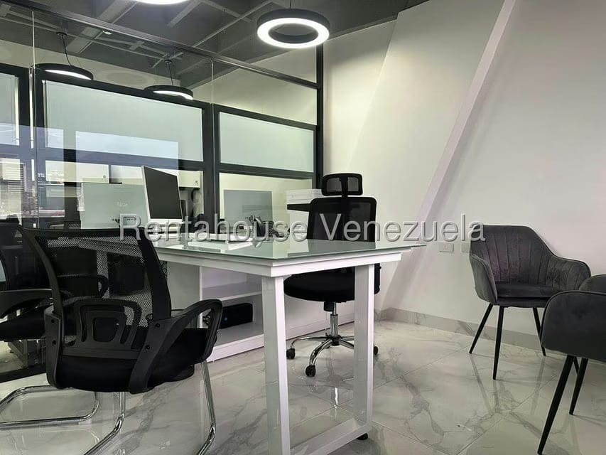 Comercial (Edificio) en Alquiler en Chuao, Distrito Metropolitano - 18