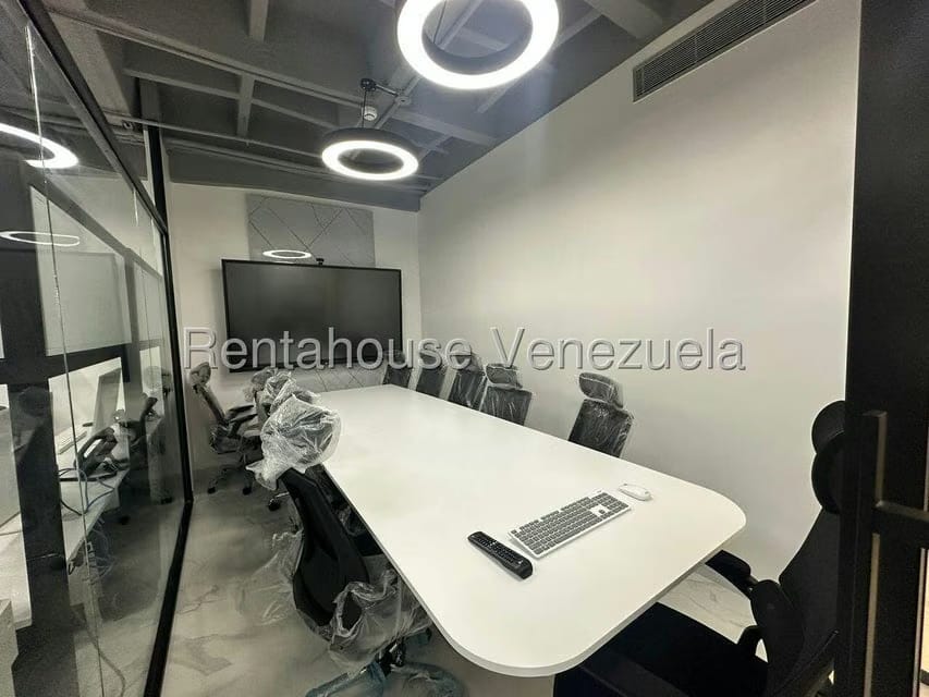 Comercial (Edificio) en Alquiler en Chuao, Distrito Metropolitano - 20
