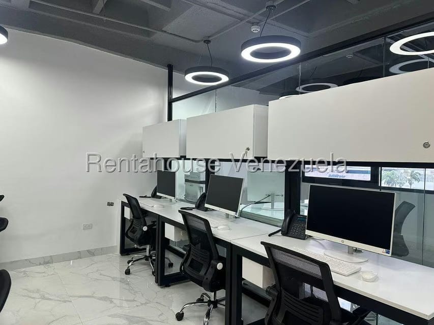 Comercial (Edificio) en Alquiler en Chuao, Distrito Metropolitano - 21