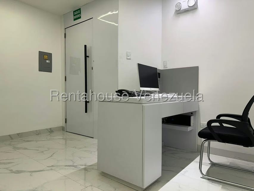 Comercial (Edificio) en Alquiler en Chuao, Distrito Metropolitano - 22