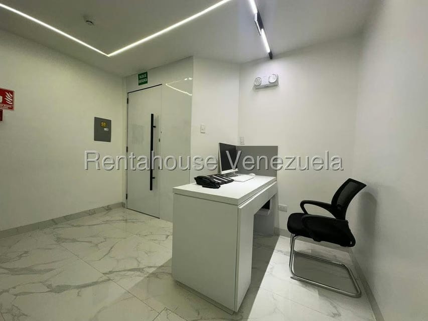 Comercial (Edificio) en Alquiler en Chuao, Distrito Metropolitano - 5