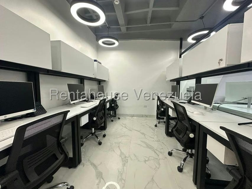 Comercial (Edificio) en Alquiler en Chuao, Distrito Metropolitano - 8