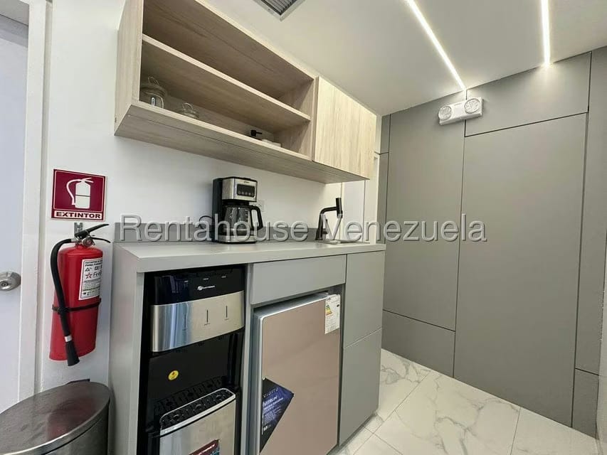 Comercial (Edificio) en Alquiler en Chuao, Distrito Metropolitano - 9