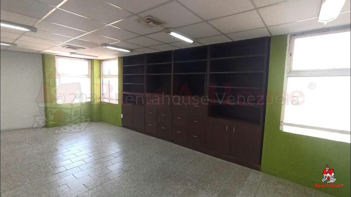 Comercial (Oficina) en Venta en Avenida 19 de Abril, Aragua - 2
