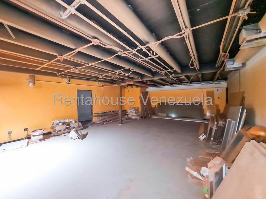 Comercial (Local Comercial) en Alquiler en Los Dos Caminos, Distrito Metropolitano - 7