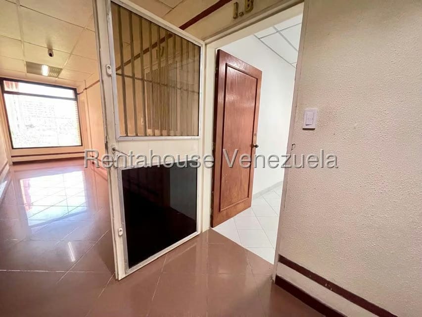 Comercial (Oficina) en Alquiler en El Parque, Lara - 13