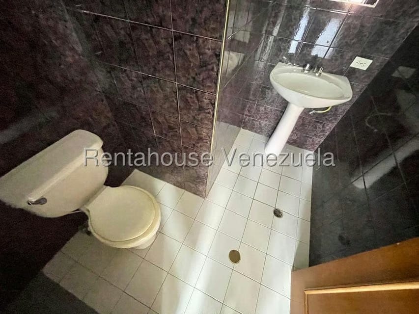 Comercial (Oficina) en Alquiler en El Parque, Lara - 8