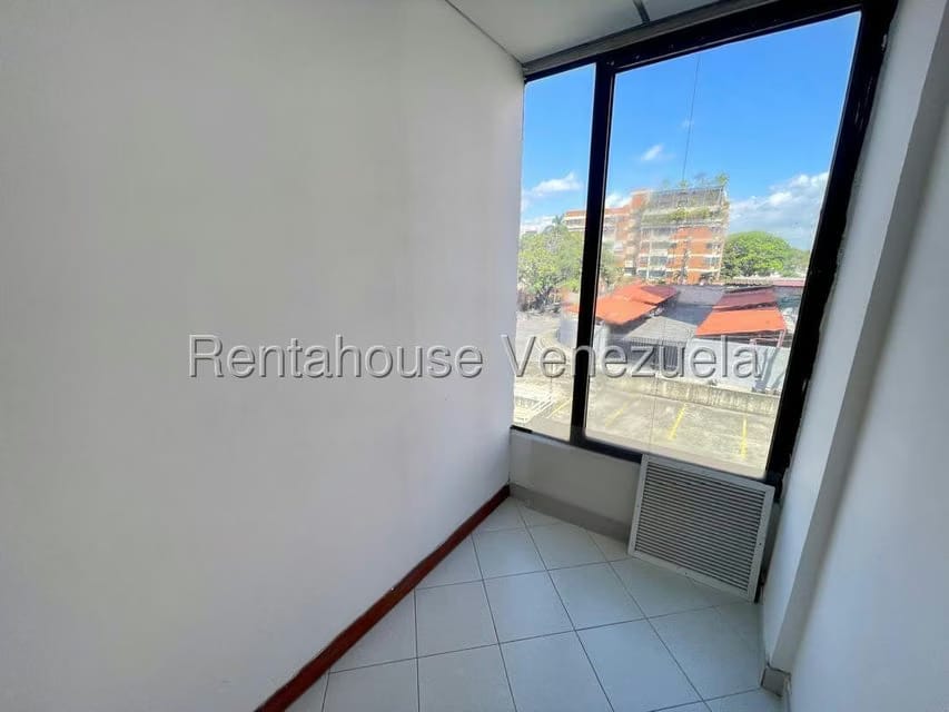 Comercial (Oficina) en Alquiler en El Parque, Lara - 10