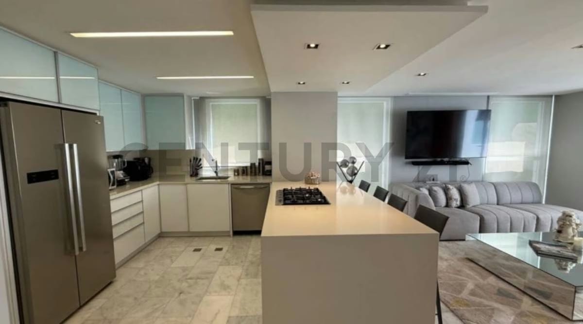 Exclusividad y Diseño: Duplex de Lujo en Lomas de Las Mercedes - 2
