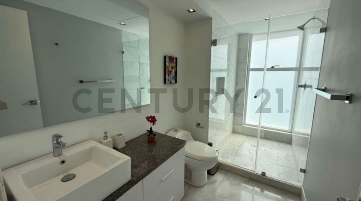 Exclusividad y Diseño: Duplex de Lujo en Lomas de Las Mercedes - 4