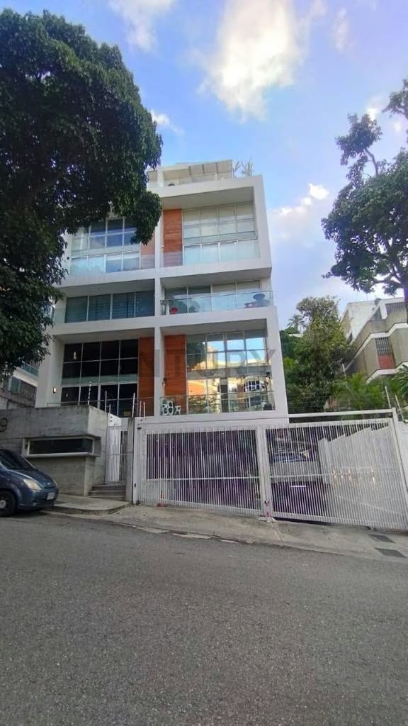 Exclusividad y Diseño: Duplex de Lujo en Lomas de Las Mercedes - 10